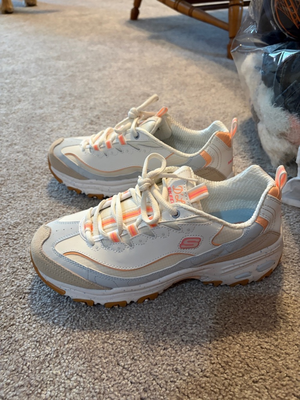 Skechers Cream and Peach Low-Top D'Lites Sneakers - Picture 2 of 6